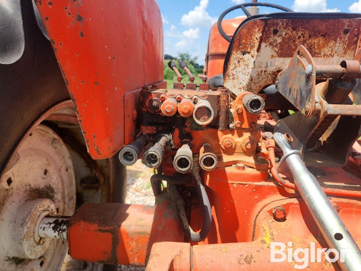1965-allis-chalmers-d19-image-11