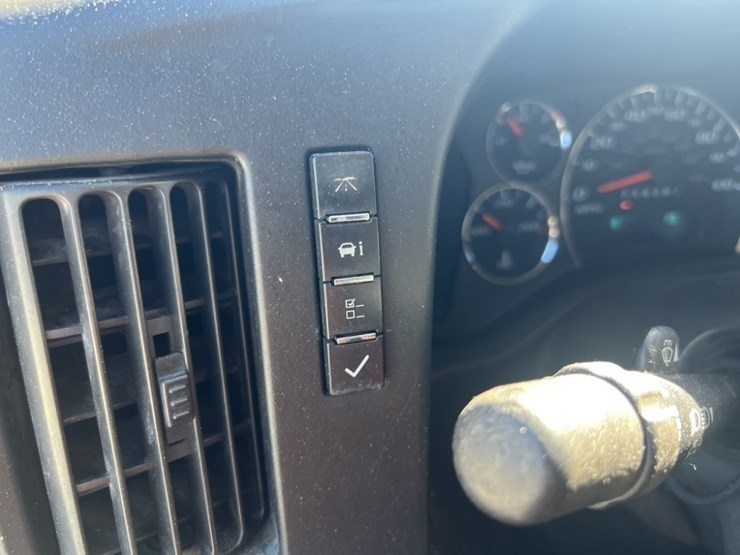 2015-chevrolet-express-3500-image-23