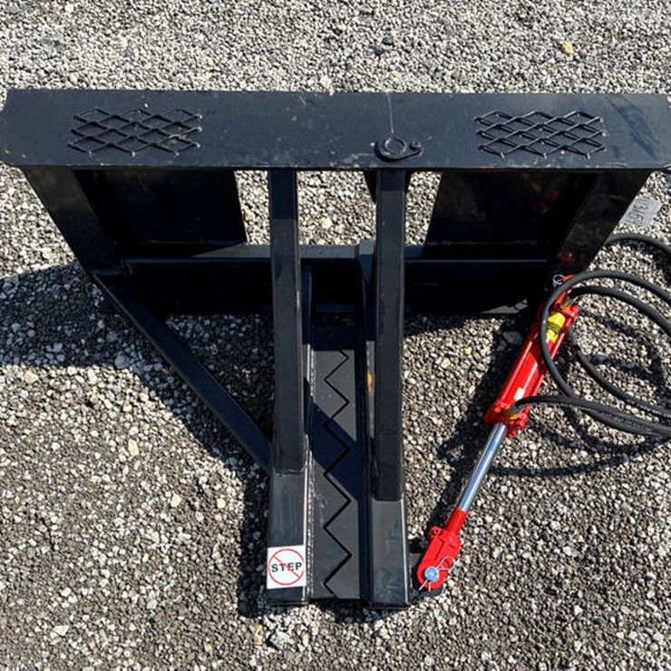 #113159 • INDUSTRIAS AMERICA TREE POST PULLER