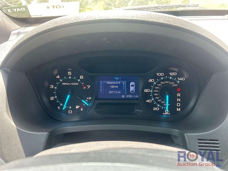 2015-ford-explorer-image-9
