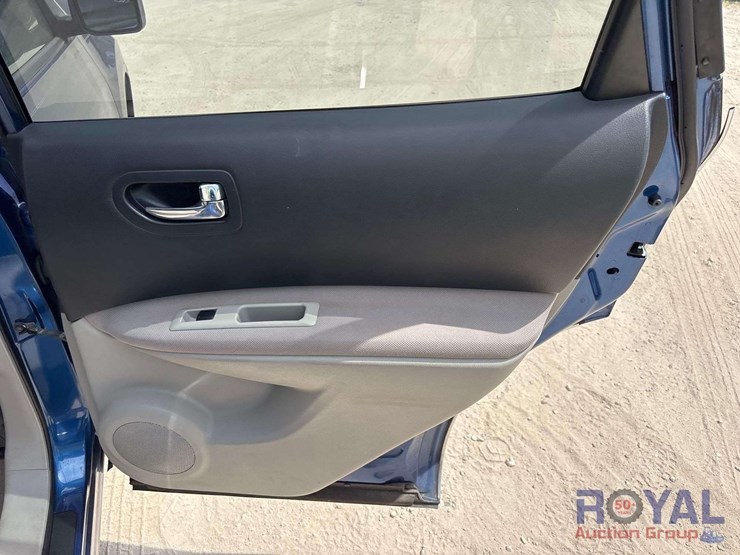 2010-nissan-rogue-image-21