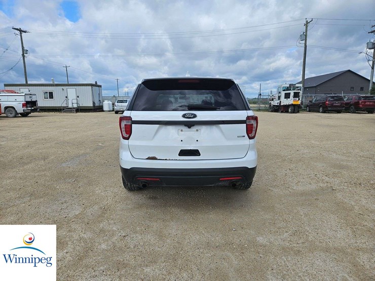 2017-ford-explorer-image-7