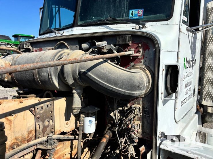 1987-peterbilt-377-image-47