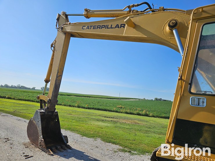 1981-caterpillar-225-image-19
