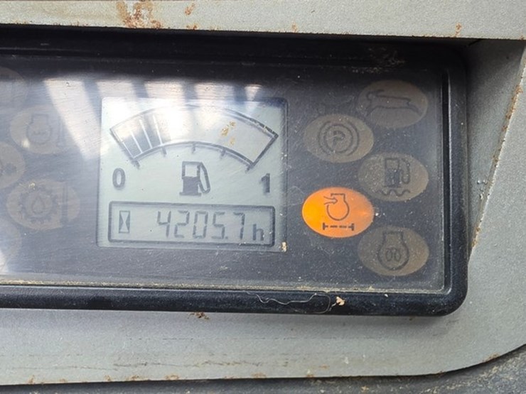 2011-jcb-515-40-image-51