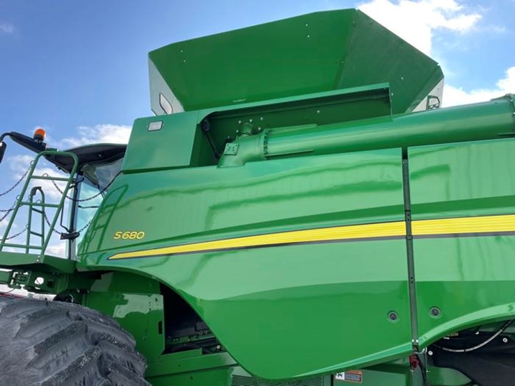 2017-john-deere-s680-image-12