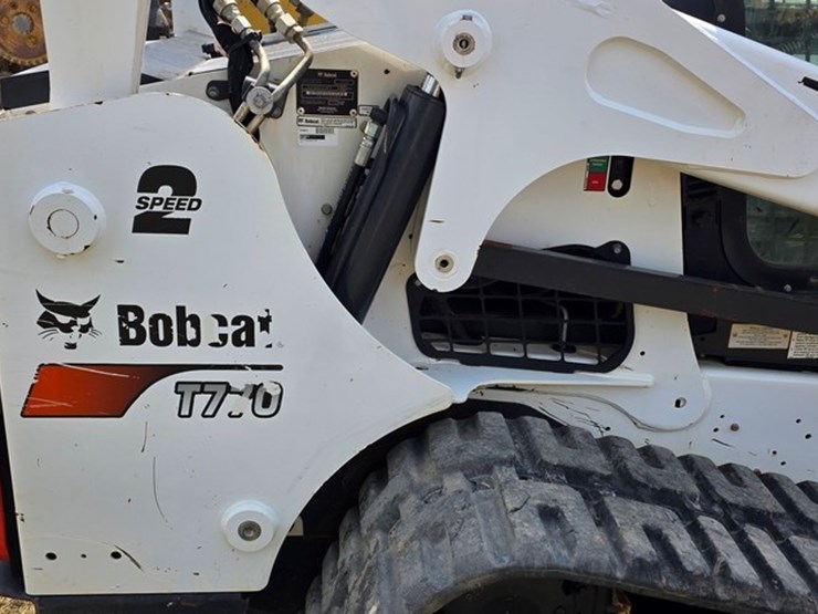 2022-bobcat-t770-image-16