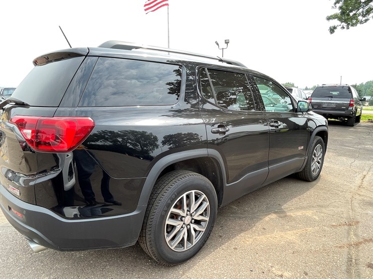 2017-gmc-acadia-image-5