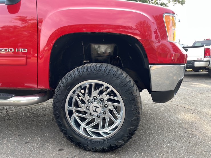 2012-gmc-2500-image-30