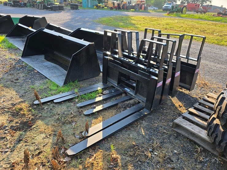 new-kivel-4200-lb.-skidloader-forks-image-3