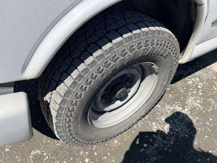 2001-gmc-savana-g3500-image-9