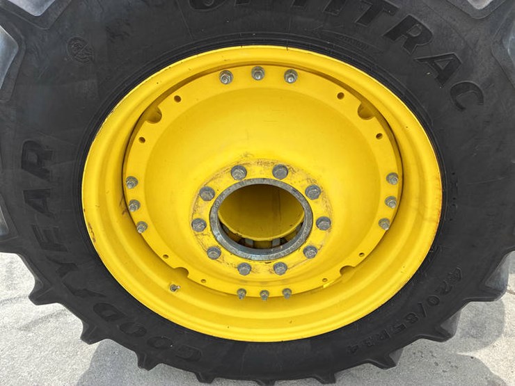 2023-john-deere-8r-340-image-37