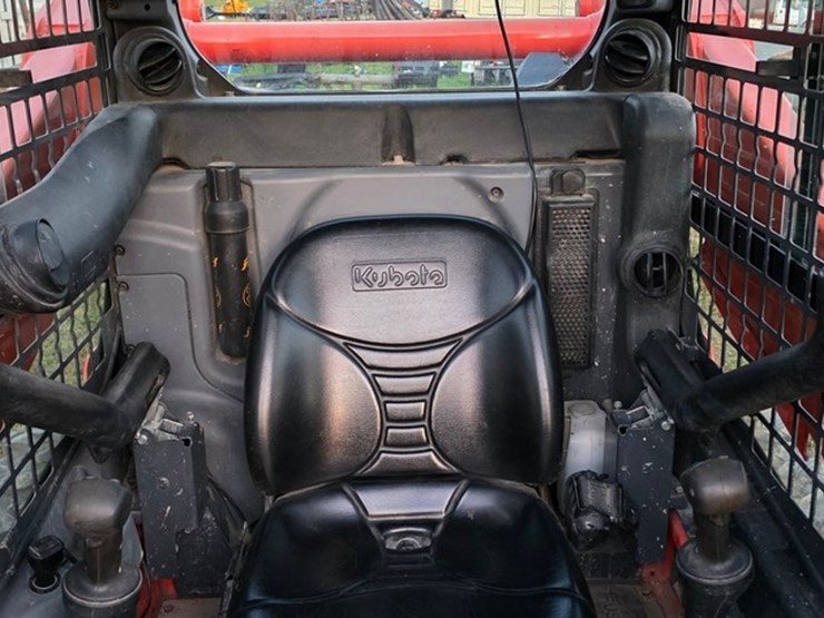2016-kubota-ssv75-image-43