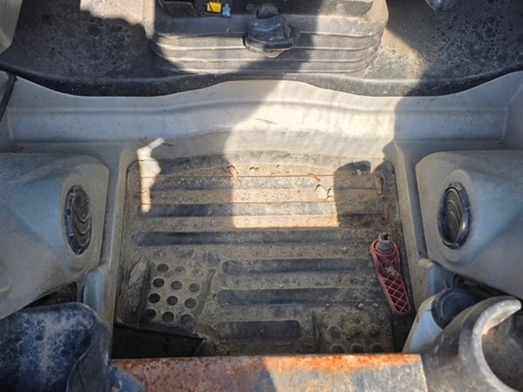 2012-caterpillar-272c-image-45