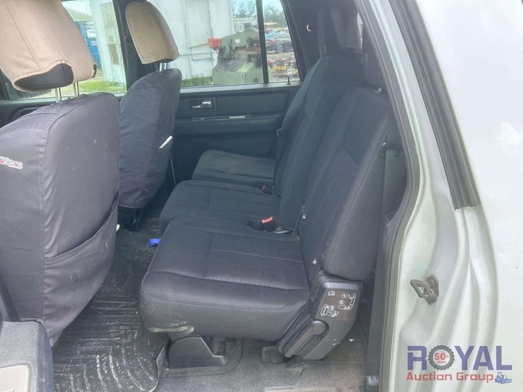 2017-ford-expedition-image-15