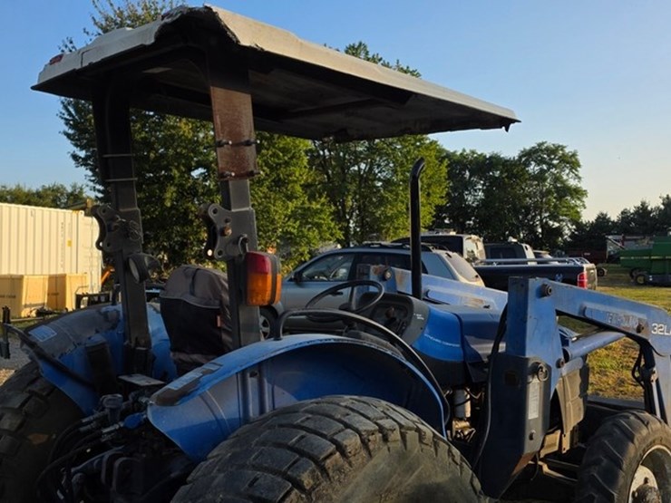 new-holland-tn70-image-17