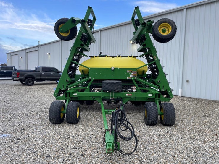 2017-john-deere-1990-image-11
