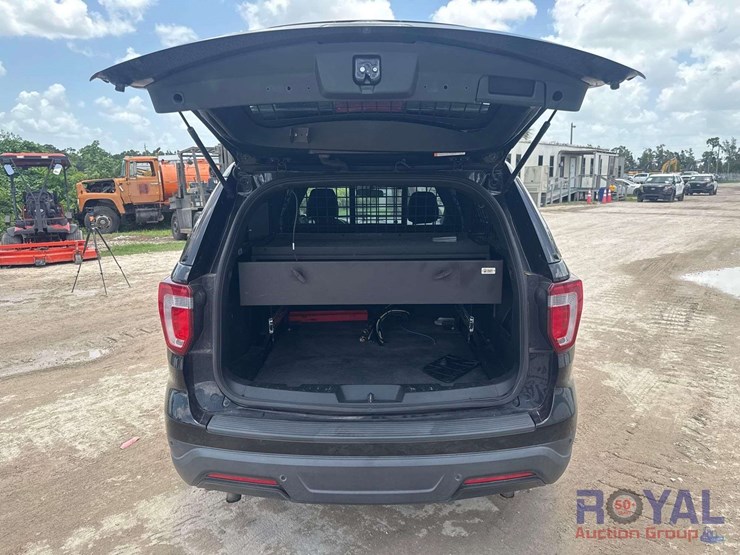 2019-ford-explorer-image-22