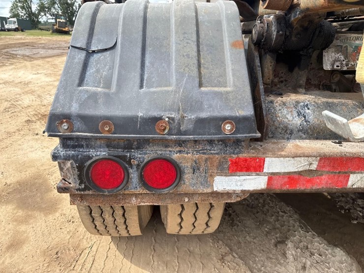 2001-mack-rd688s-image-16
