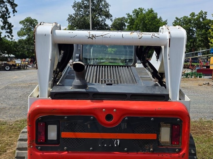 2022-bobcat-t770-image-21