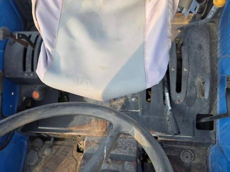 new-holland-tn70-image-42