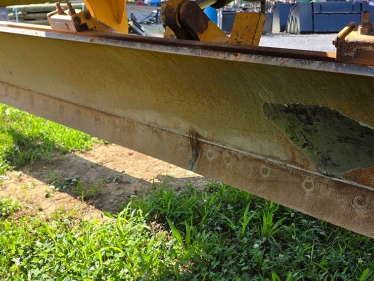 2009-caterpillar-140m-vhp-image-15