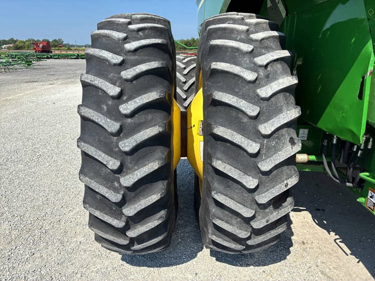 2013-john-deere-s690-image-33