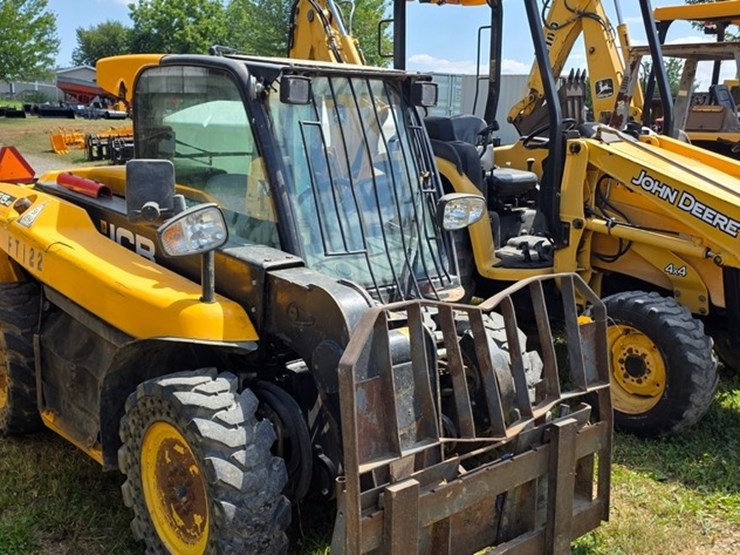2011-jcb-515-40-image-7