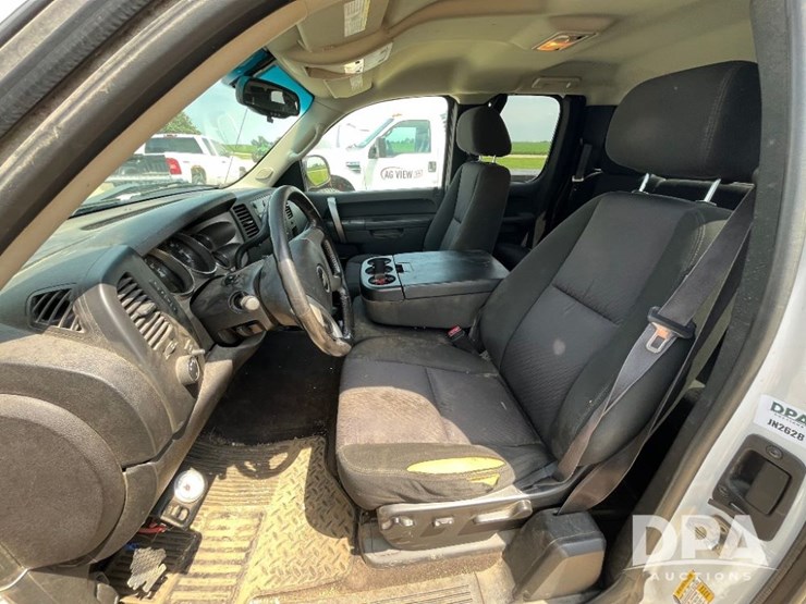 2013-chevrolet-silverado-image-41