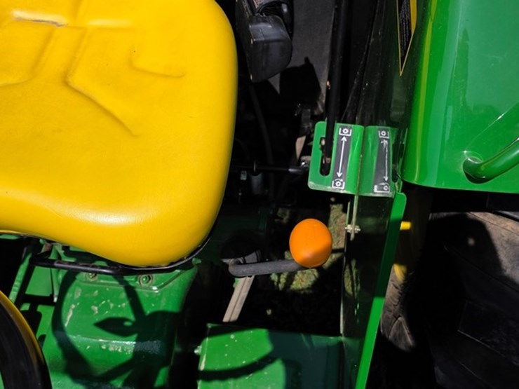 john-deere-5203-image-42