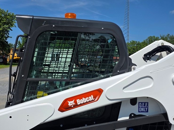 2023-bobcat-t770-image-29