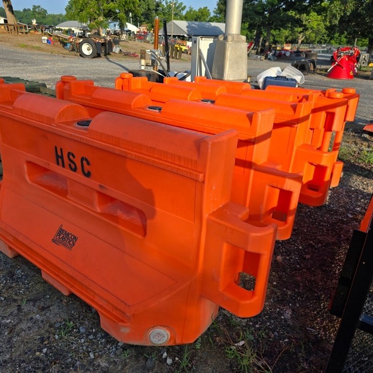 5-6' Orange Plastic Barriers