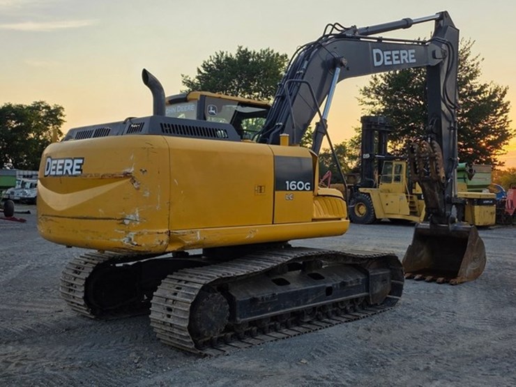 2013-deere-160g-lc-image-3