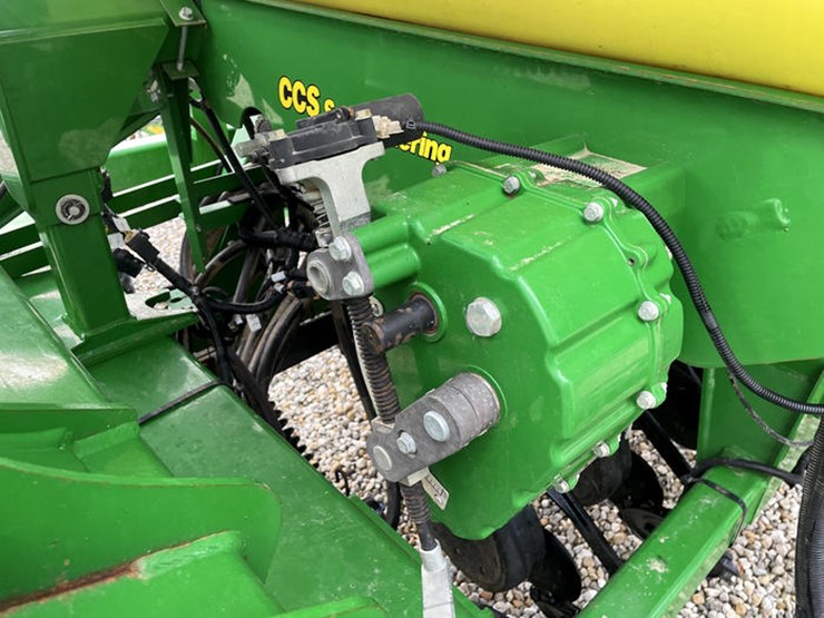 2017-john-deere-1990-image-76