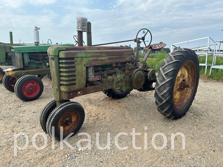 john-deere-b-image-3