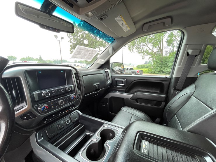 2016-chevrolet-silverado-image-48
