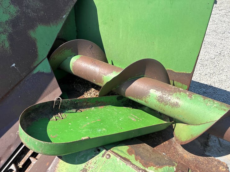 john-deere-444-image-11