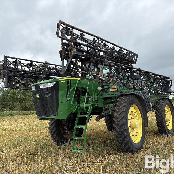 2011 JOHN DEERE 4940