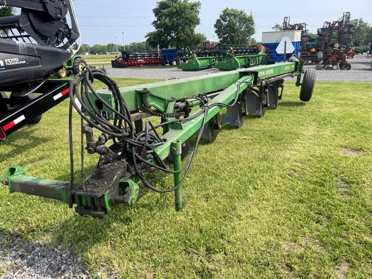 john-deere-2810-image-4