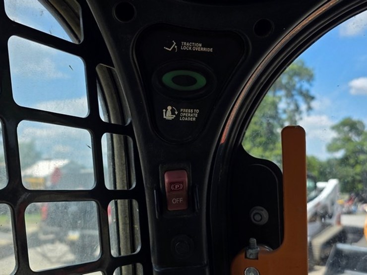 2018-bobcat-t870-image-56