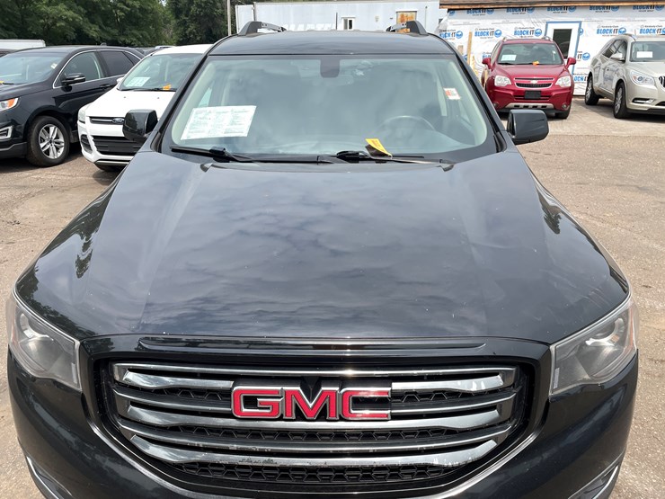 2017-gmc-acadia-image-9
