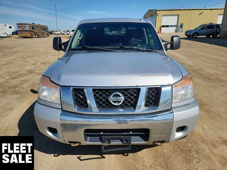 2015-nissan-titan-image-18