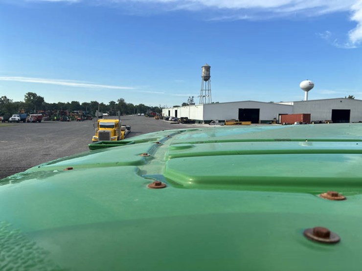 2012-john-deere-8360r-image-76