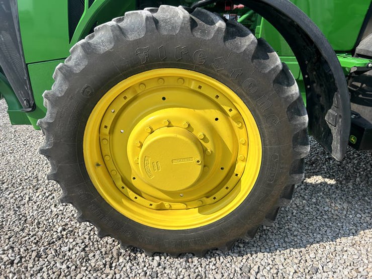 2012-john-deere-8285r-image-40