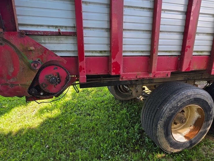tandem-axle-silage-cart-image-15
