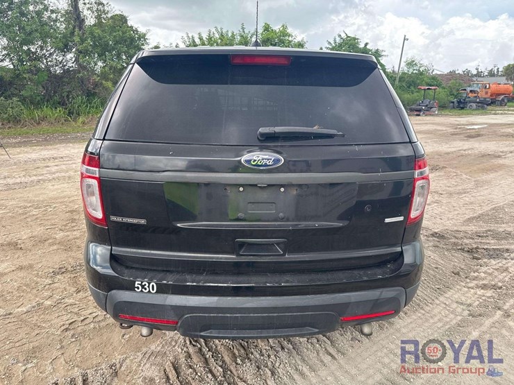 2015-ford-explorer-image-21