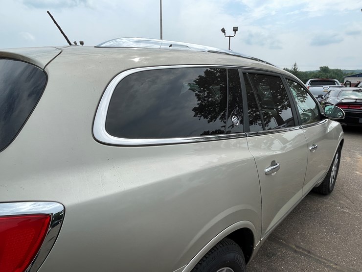 2014-buick-enclave-image-30
