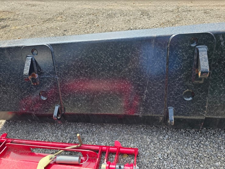 mahindra-8100-image-8