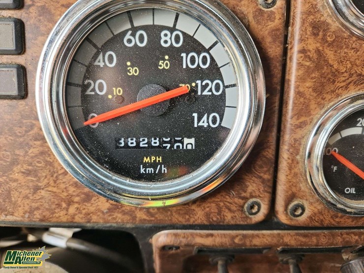 2007-freightliner-fld120-image-15