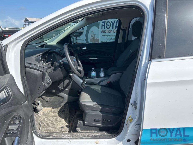 2015-ford-escape-image-11